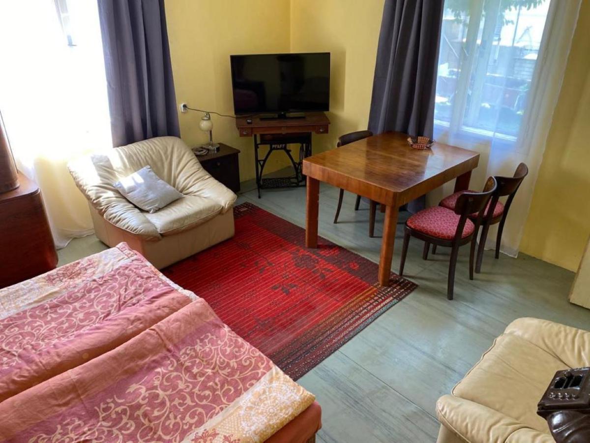 Apartment Old Summer House Prague