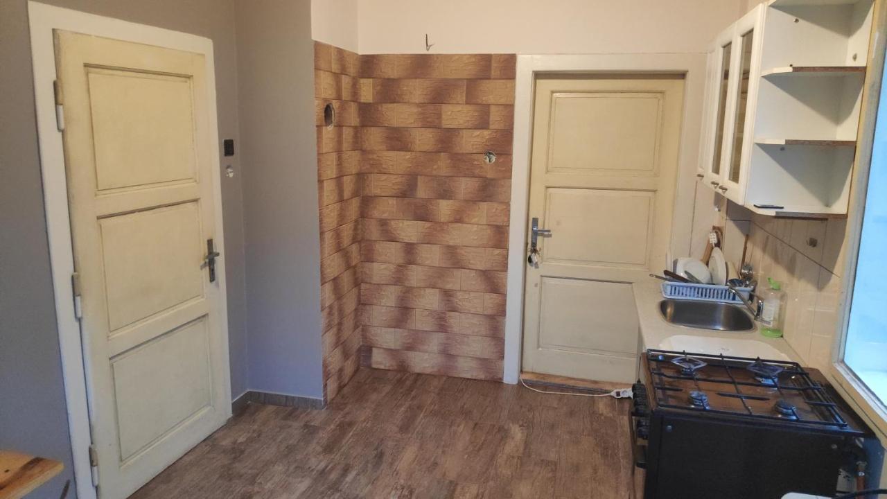 Old Summer House With Renovated Bathroom Praga